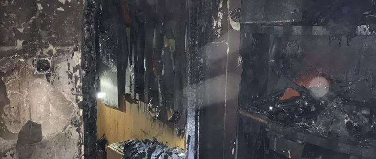 Сусідів рятували через вікно по драбині: у Мукачеві вогонь охопив квартиру