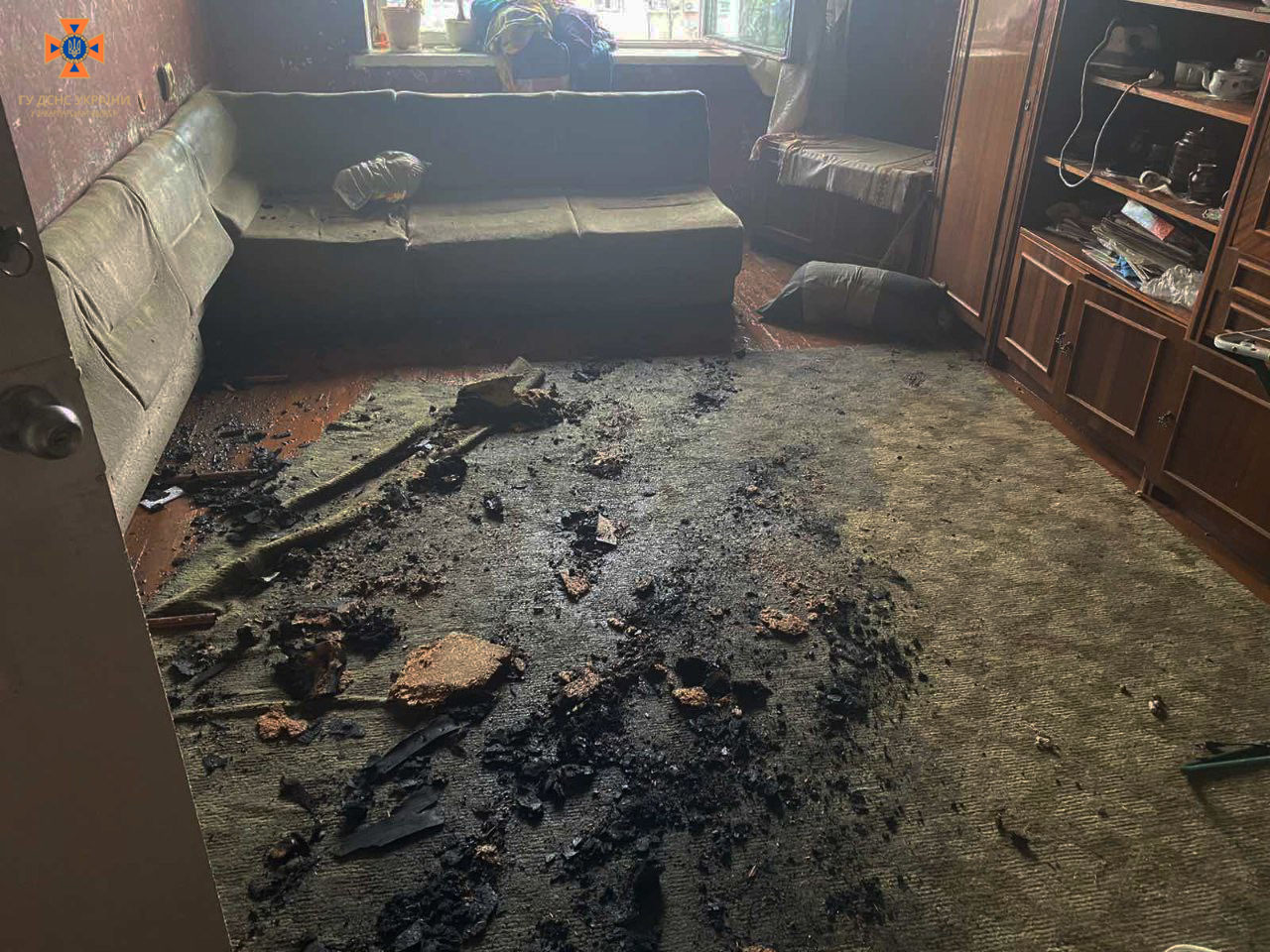 Пахло димом та голосно гавкав пес: у Мукачеві сусіди врятували квартиру від пожежі