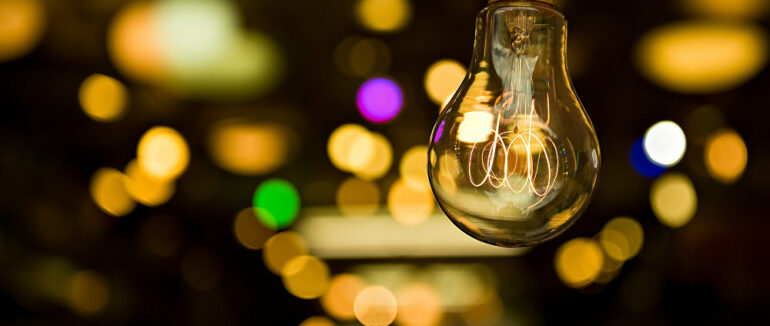 Скільки не буде світла: прогнозовані години відключення світла на Закарпатті на сьогодні