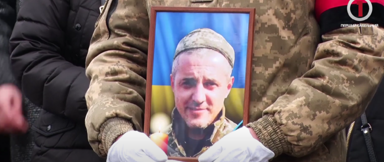 Молитва за душу: в Ужгороді попрощалися з бійцем Олександром Ковачем (ВІДЕО)