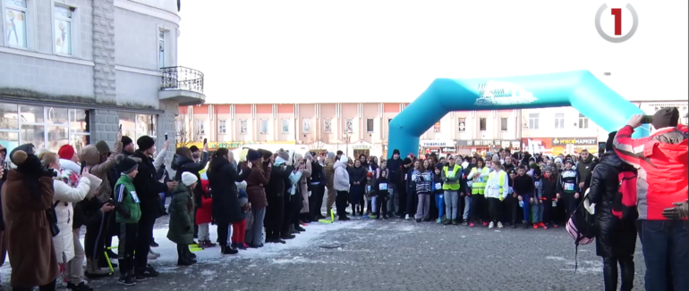 “Зігрій героя”: благодійний забіг у Хусті (ВІДЕО)