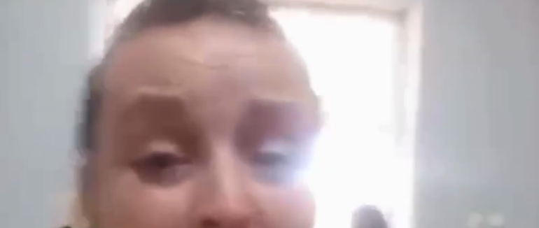 Продовження історії з поліцейською блондинкою: дружина водія повідомляє, що поліція чоловіка спеціально утримує