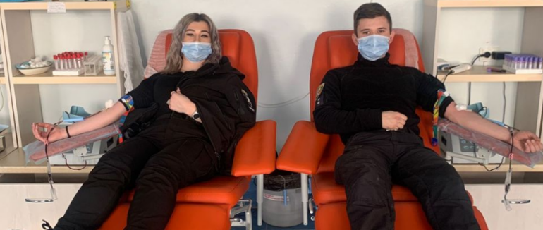 В Ужгороді поліцейські долучилися до здачі крові