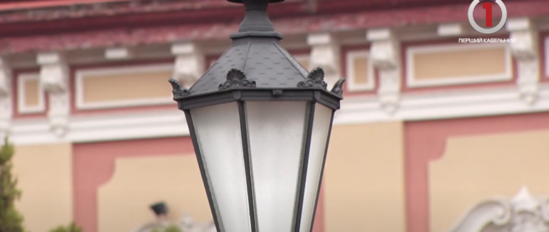 Зі світлом в оселях та на вулиці: як ужгородці реагують та покращення ситуації із електропостачанням (ВІДЕО)