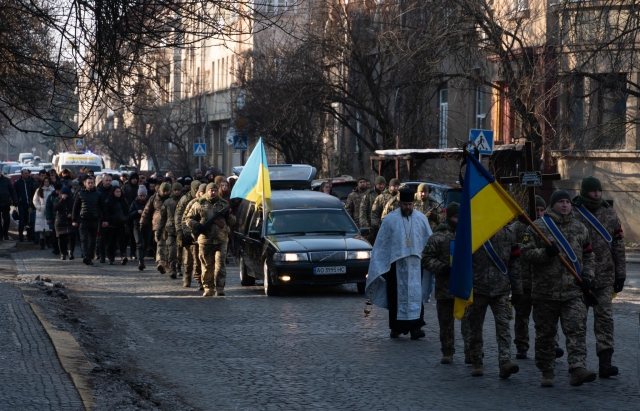 В Ужгороді провели в останню путь полеглого на війні Олександра Михалка