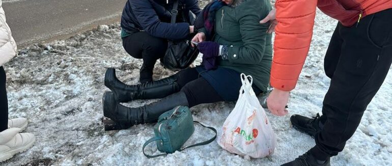 Жорстока ДТП в Ужгороді: водійка збила жінку на пішохідному переході (ФОТО, ВІДЕО)