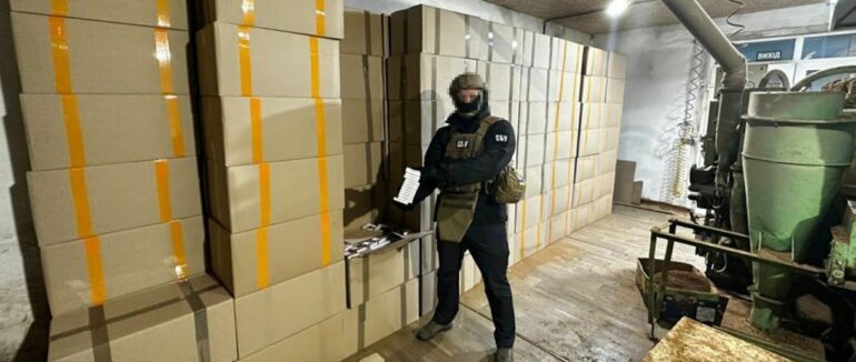 СБУ виявила на Закарпатті підпільні цехи із контрабандними сигаретами на 70 мільйонів гривень