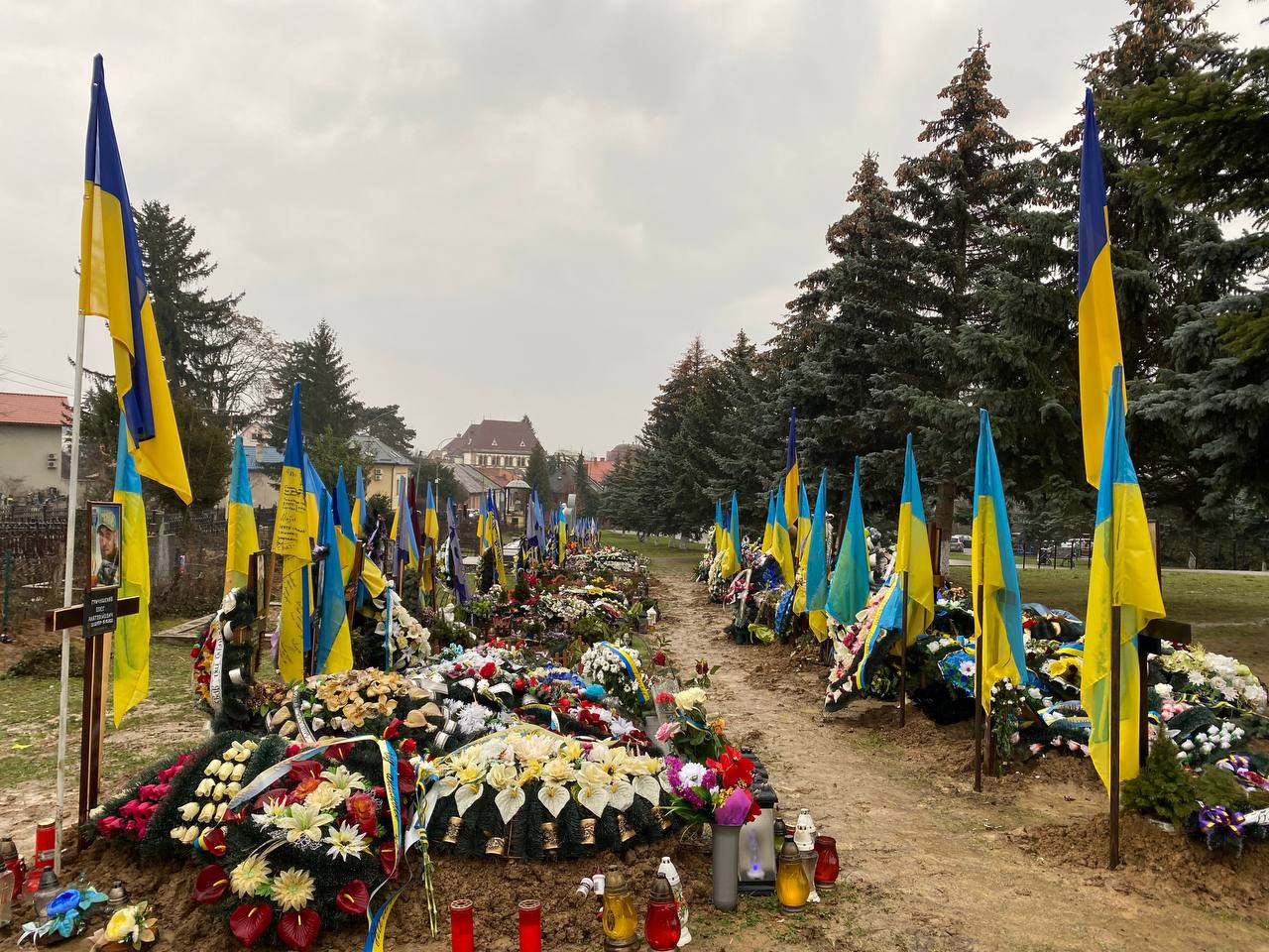 В Ужгороді вшанували пам’ять захисників, котрі віддали життя за Україну