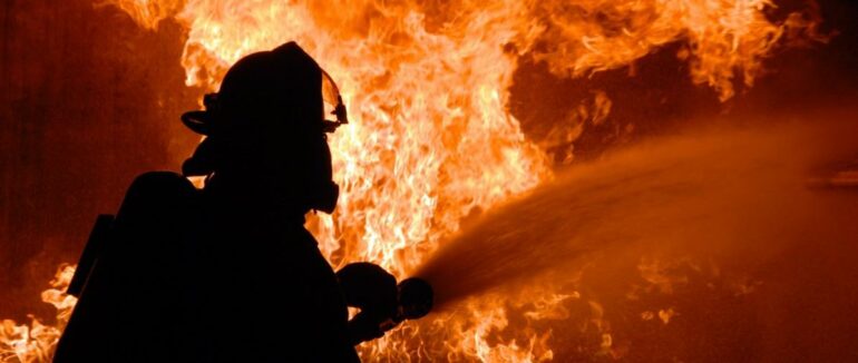 у Хустському районі на пожежі отримали опіки маленька дитина та чоловік