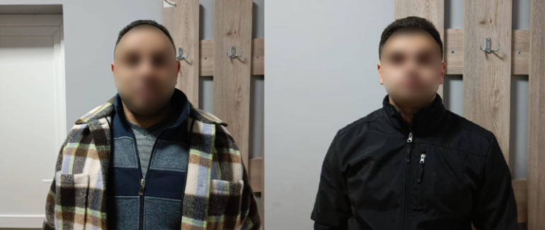 У Мукачеві батько з сином накинулися на патрульних поліцейських