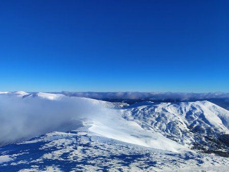 На Рахівщині у горах досі справжня зима, температура повітря -12°С