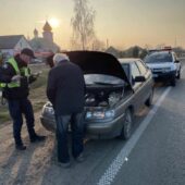 З-під капота йшов дим: патрульні допомогли ужгородцеві, в якого перегрівся двигун на автомобілі