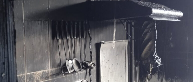 Вогонь охопив кухню: у Чопі горіла квартира