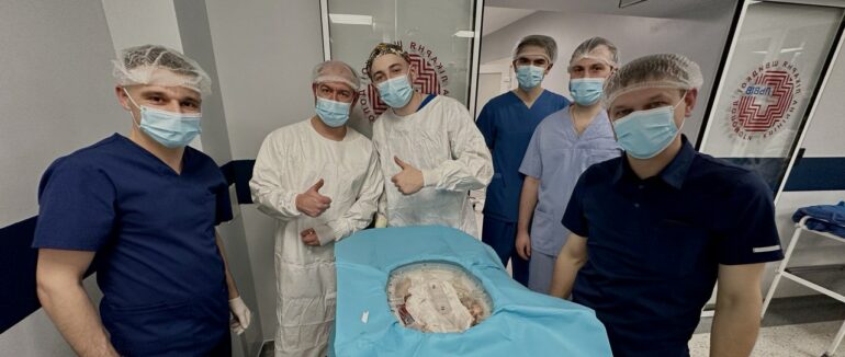 З Мукачева в унікальному апараті транспортували до Львова донорську печінку для пересадки