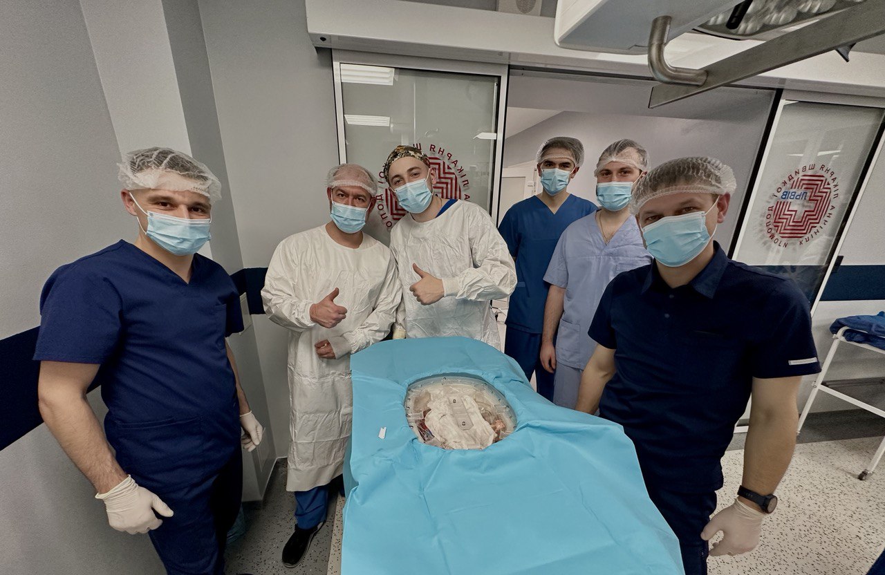 З Мукачева в унікальному апараті транспортували до Львова донорську печінку для пересадки