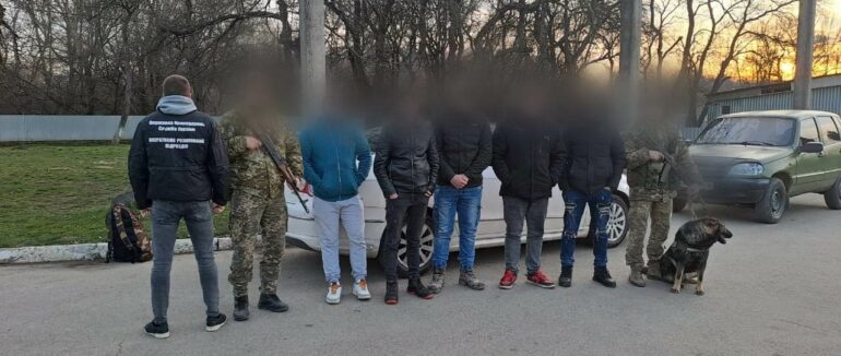 На Закарпатті прикордонники затримали 8 порушників кордону