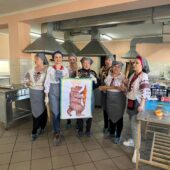 Ціль – зліпити 2023 «переможні» вареники: в Ужгороді тривають кулінарні змагання волонтерів