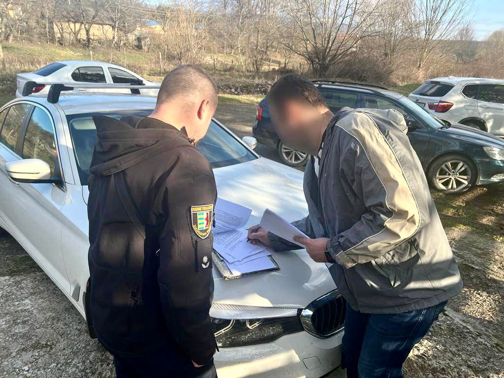Ексголова та члени правління одного з банку на Закарпатті здійснили аферу на понад 50 млн грн