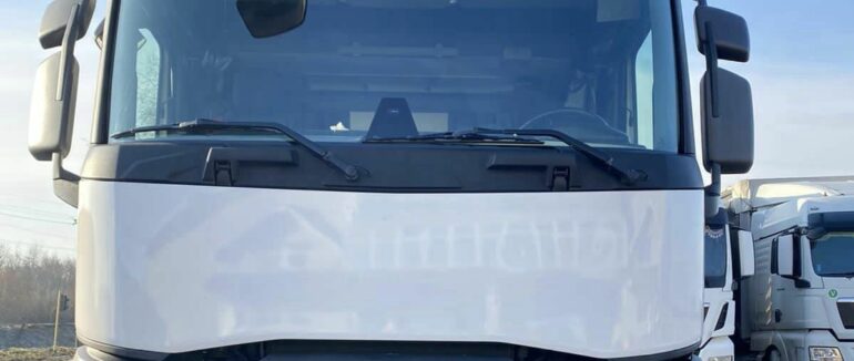 На Закарпатті вилучили нові автозапчастини до вантажівок, які намагалися завезти без декларування