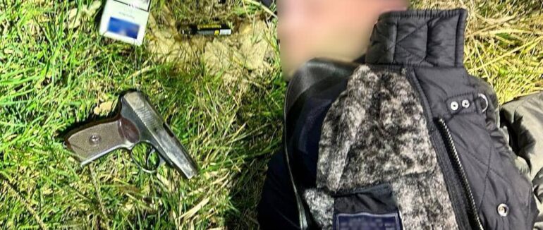 Озброєний житель Тячівщини вчинив замах на вбивство: затримали його на Мукачівщині