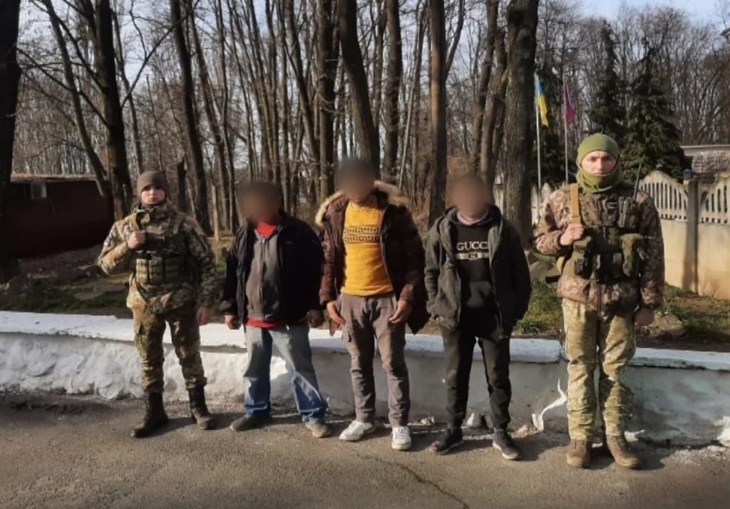 Біля кордону в напрямку Словаччини затримали чотирьох ухилянтів