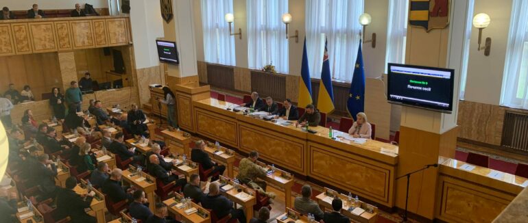 57 питань до розгляду: в Закарпатській облраді стартувало пленарне сесійне засідання (ФОТО)