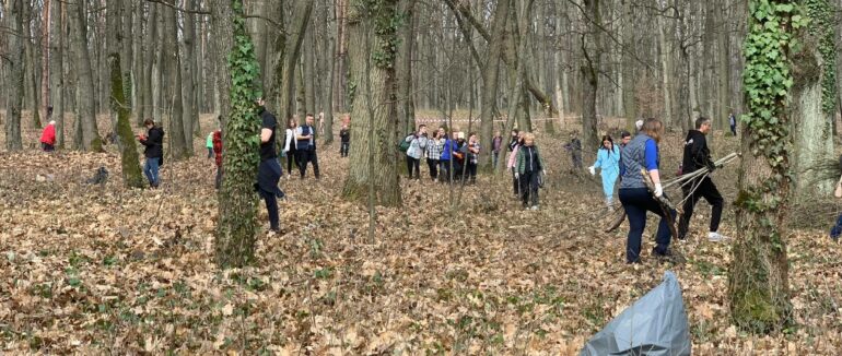 Понад 700 учасників долучилися до загальноміського прибирання в Ужгороді (ФОТО)