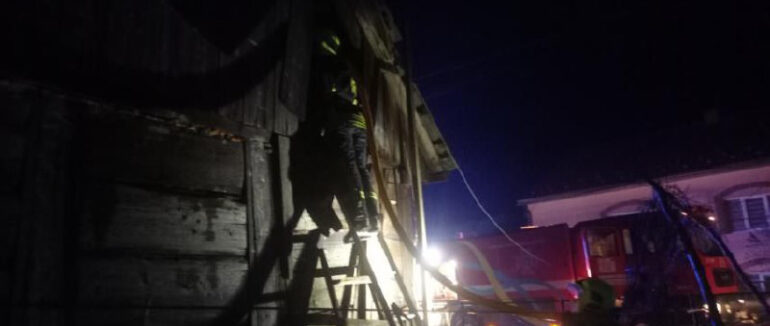 На Тячівщині посеред ночі спалахнула пожежа у будинку