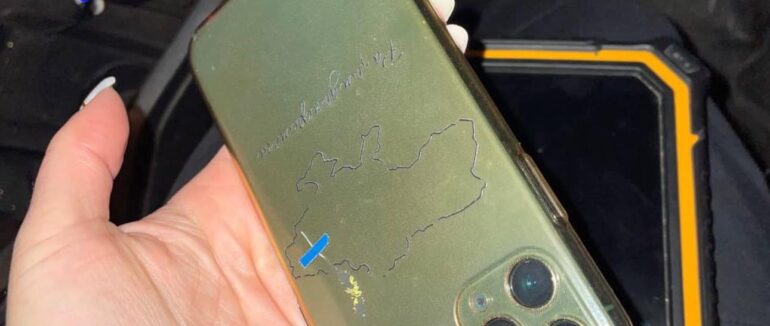 Ужгородка загубила смартфон: патрульні допомогли відшукати гаджет