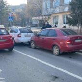 Жінка в ДТП: нетвереза кермувальниця зіткнулася зі “Шкодою” (ФОТО)