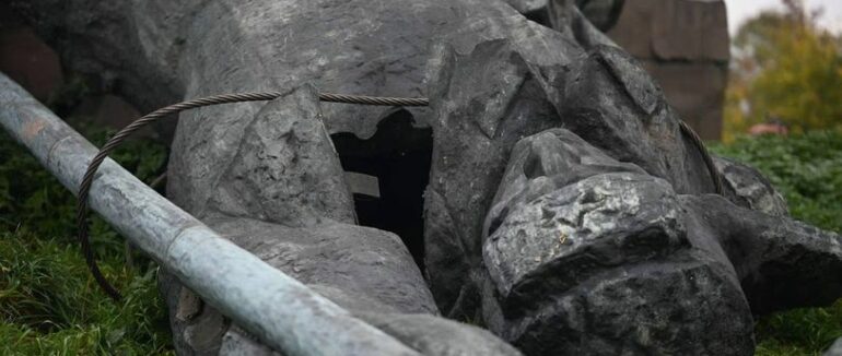 Закарпаття — лідер за кількістю демонтованих радянських об’єктів в Україні з початку війни