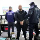 «Бізнес» із виготовлення підробних документів: ужгородця викрили на масштабній фальсифікації (ФОТО, ВІДЕО)