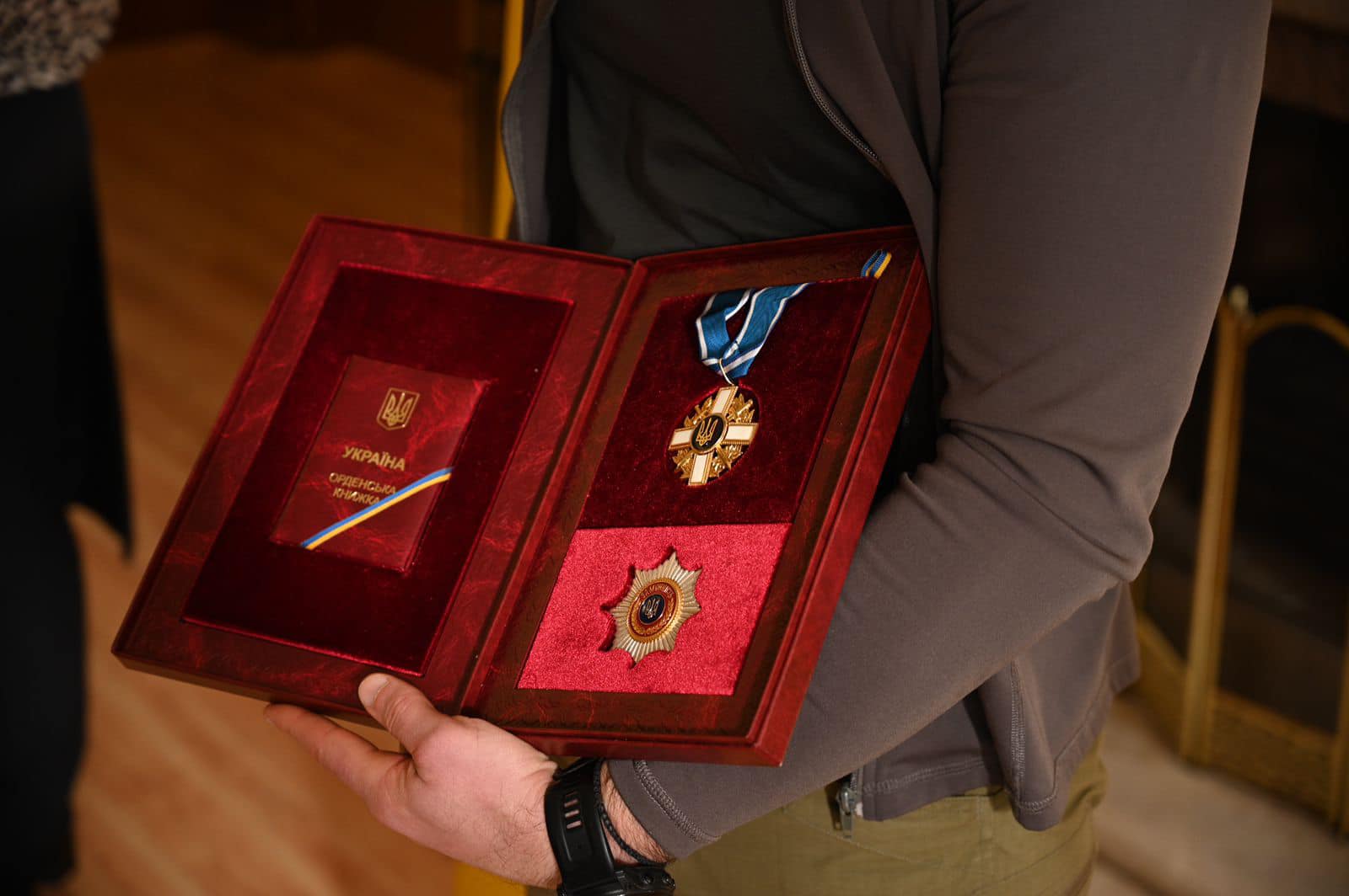 Голова Закарпатської ОВА вручив краянам високі нагороди за сумлінне виконання професійного і службового обов’язку