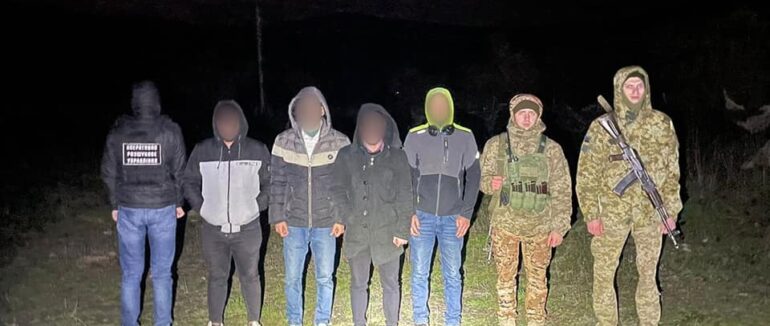 На Закарпатті прикордонники затримали іноземців та шістьох військовозобов’язаних чоловіків