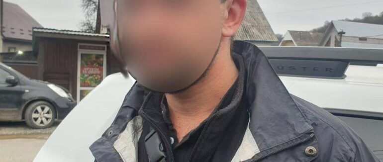 Пограбували та втекли: двох зловмисників затримвали на Тячівщині