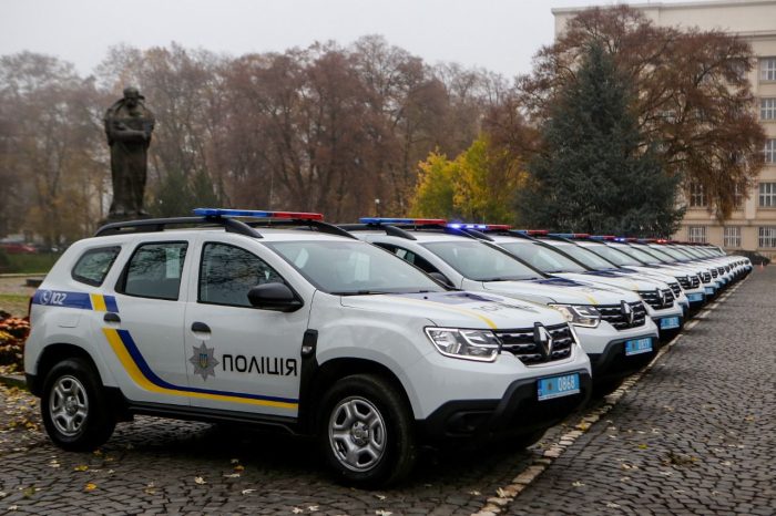 Для безпеки - нові авто: 7 машин передали працівникам поліції охорони Закарпаття (ВІДЕО)