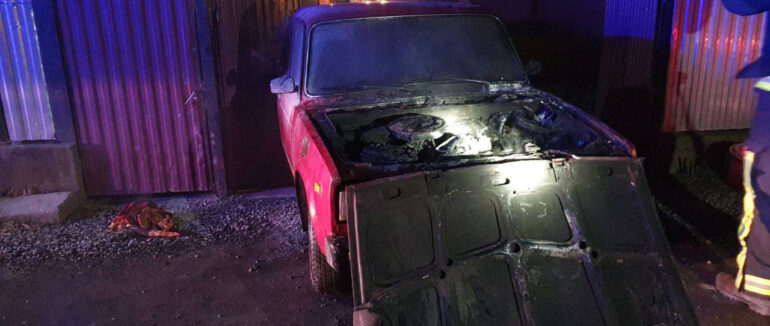 У Виноградові згорів 37-річний автомобіль