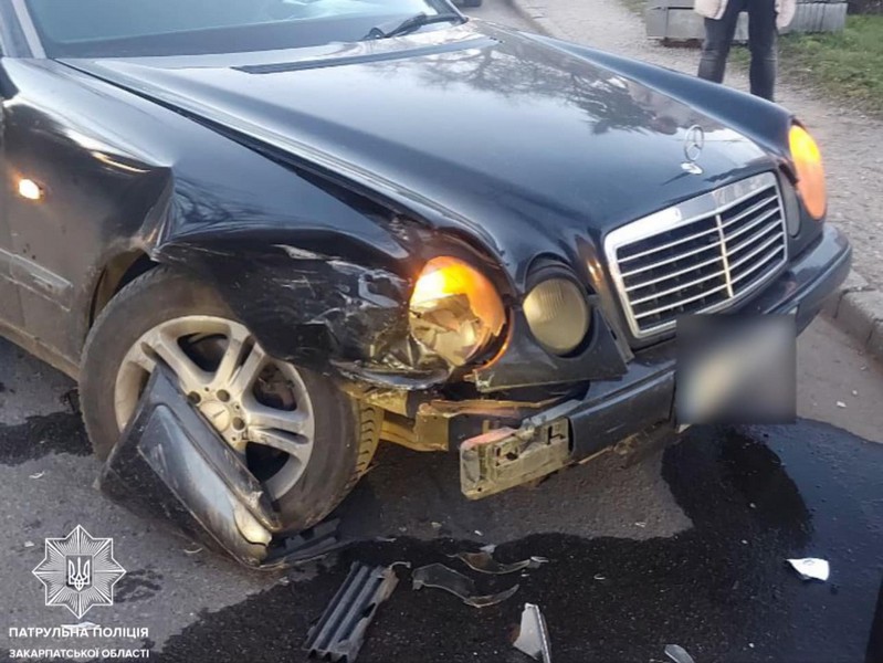 В Ужгороді п`яний водій виїхав на зустрічну смугу та скоїв ДТП
