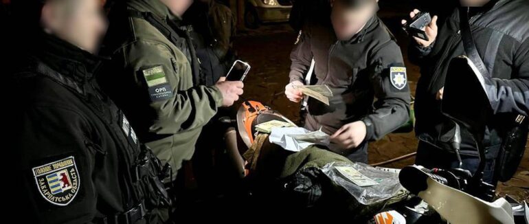 На Закарпатті затримали “на гарячому” молодого організатора каналу з переправлення призовників через кордон