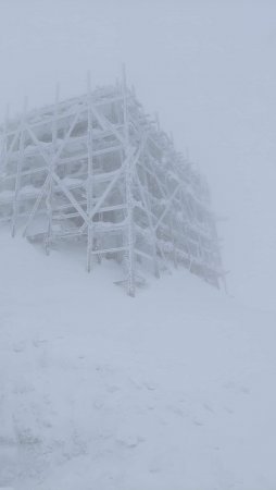 На Рахівщині падає сніг, температура повітря -5°С