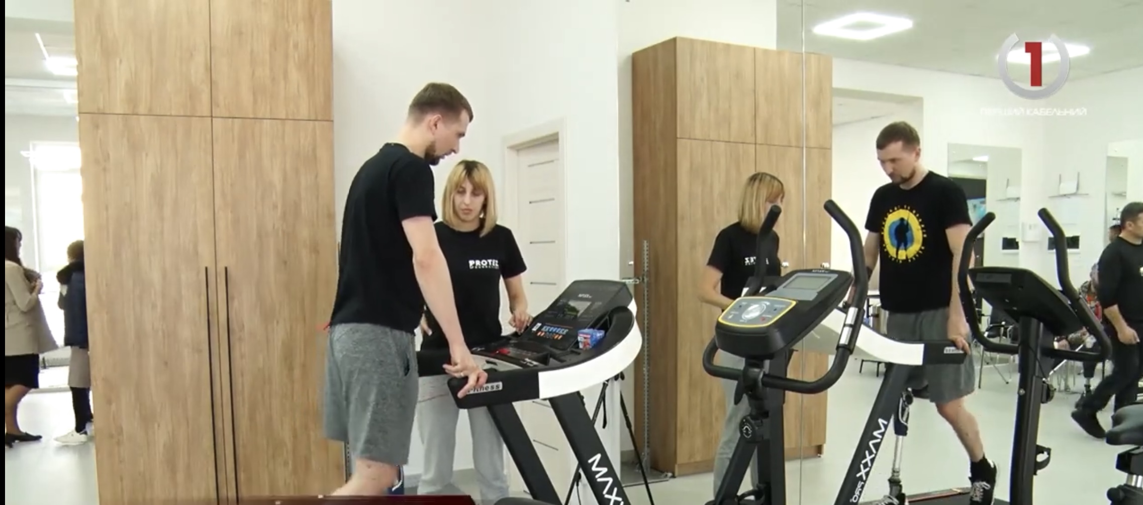 Безкоштовне протезування: у Сваляві українським бійцям допомагають фахівці з Америки (ВІДЕО)