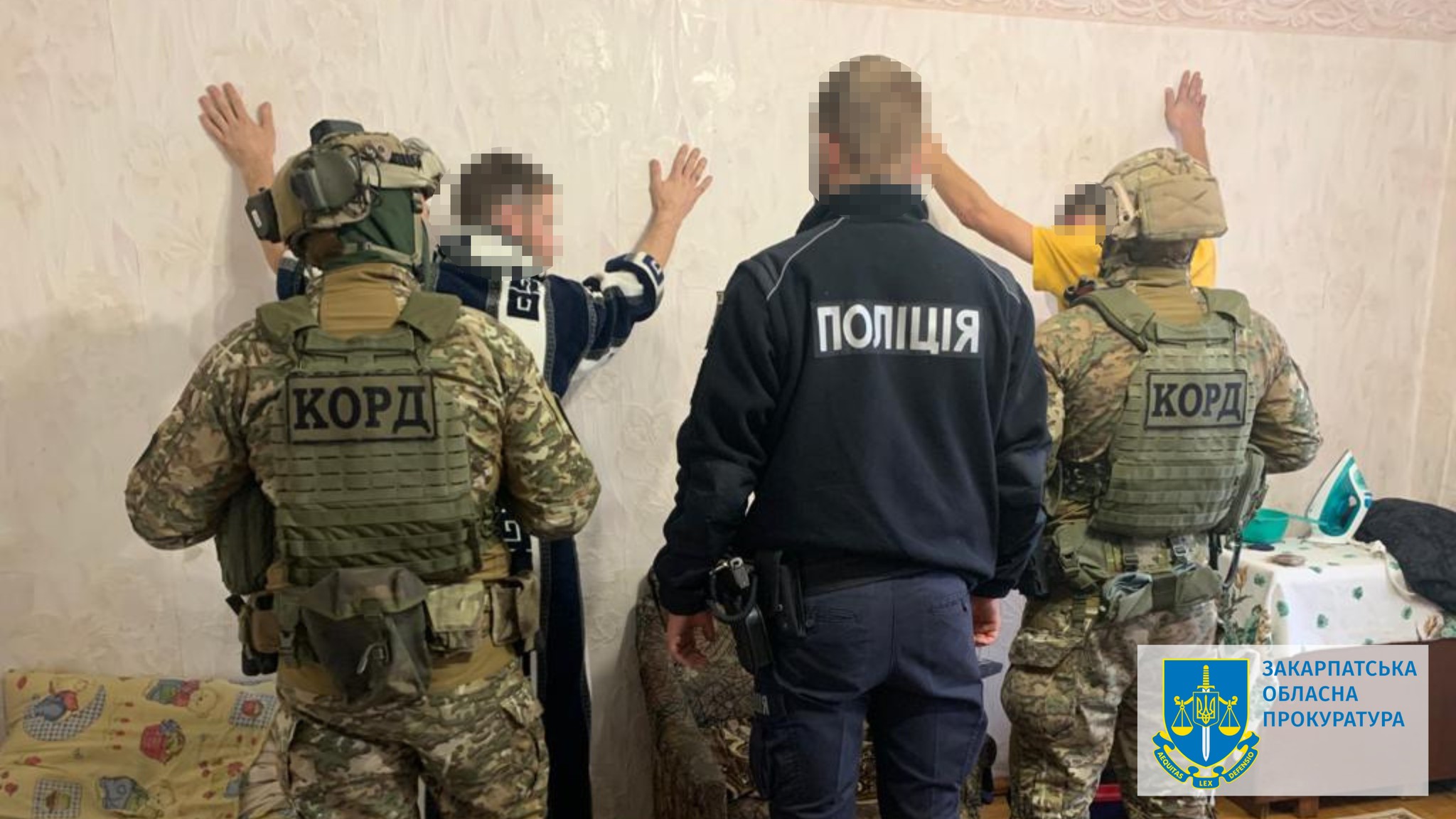 Трьох чоловіків судитимуть за збут наркотиків та психотропів на Закарпатті