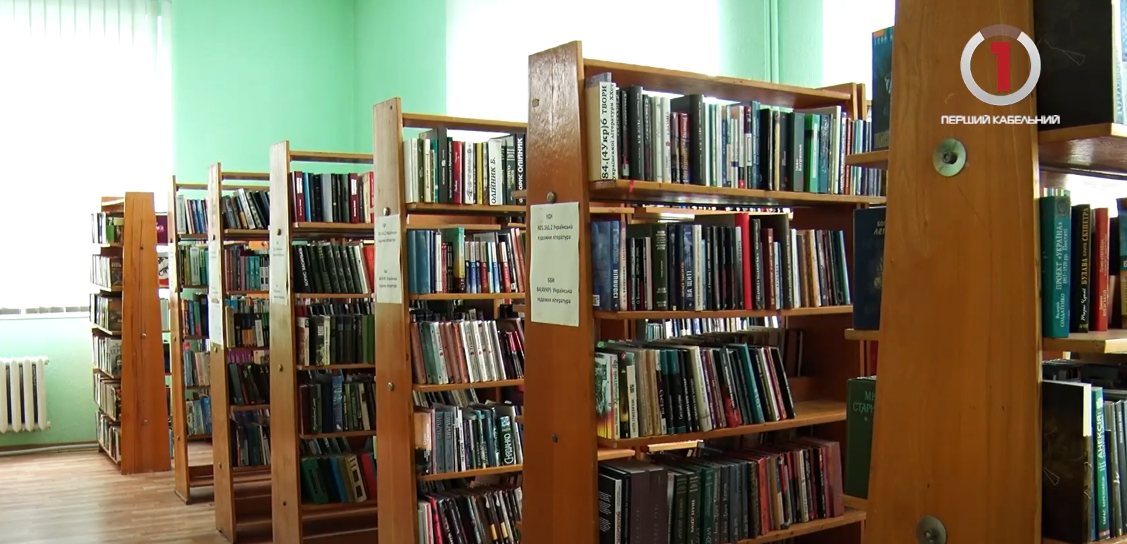 Книга - міцна зброя: мукачівці почали активно читати українське (ВІДЕО)