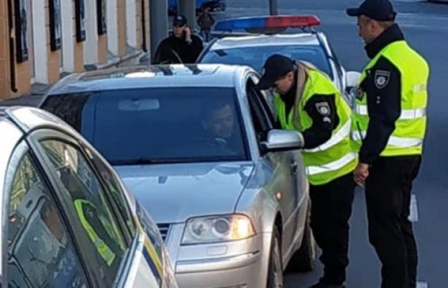 За тиждень на Закарпатті оштрафували майже три десятки водіїв за порушення перевезень дітей