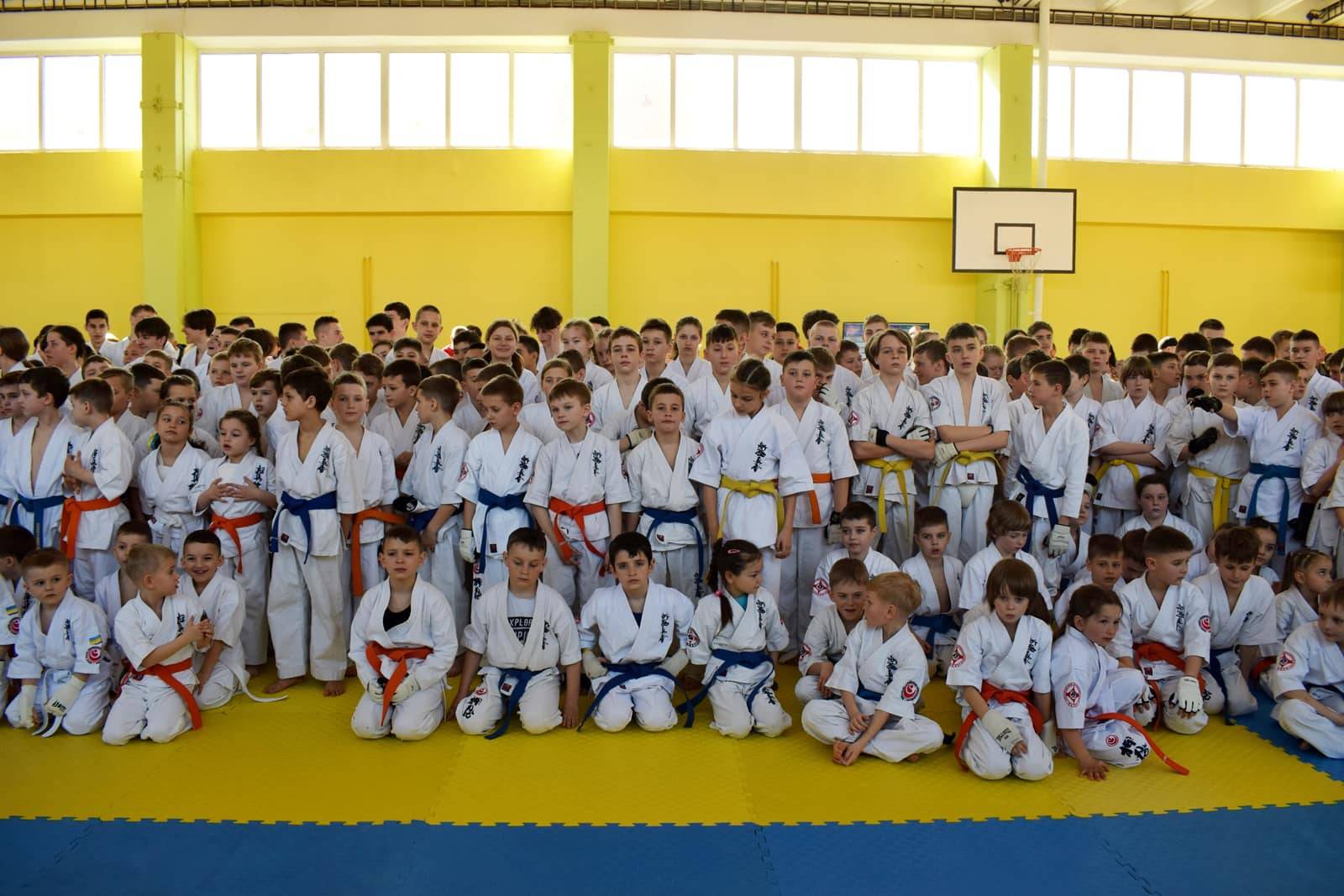 В Ужгороді стартували масштабні дитячі змагання з кіокушинкай карате