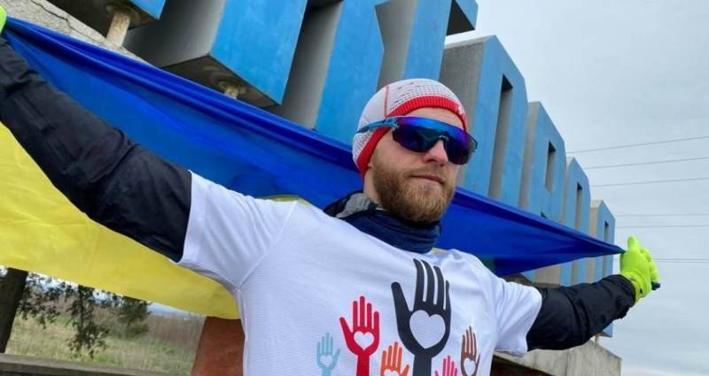 Від Ужгорода до Рахова закарпатець пробіг за шість днів і зібрав майже 300 тисяч гривень
