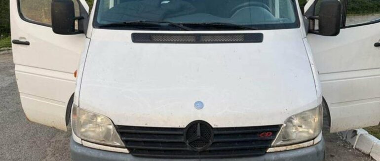 На Закарпатті на кордонні у чоловіка конфіскували Мерседес