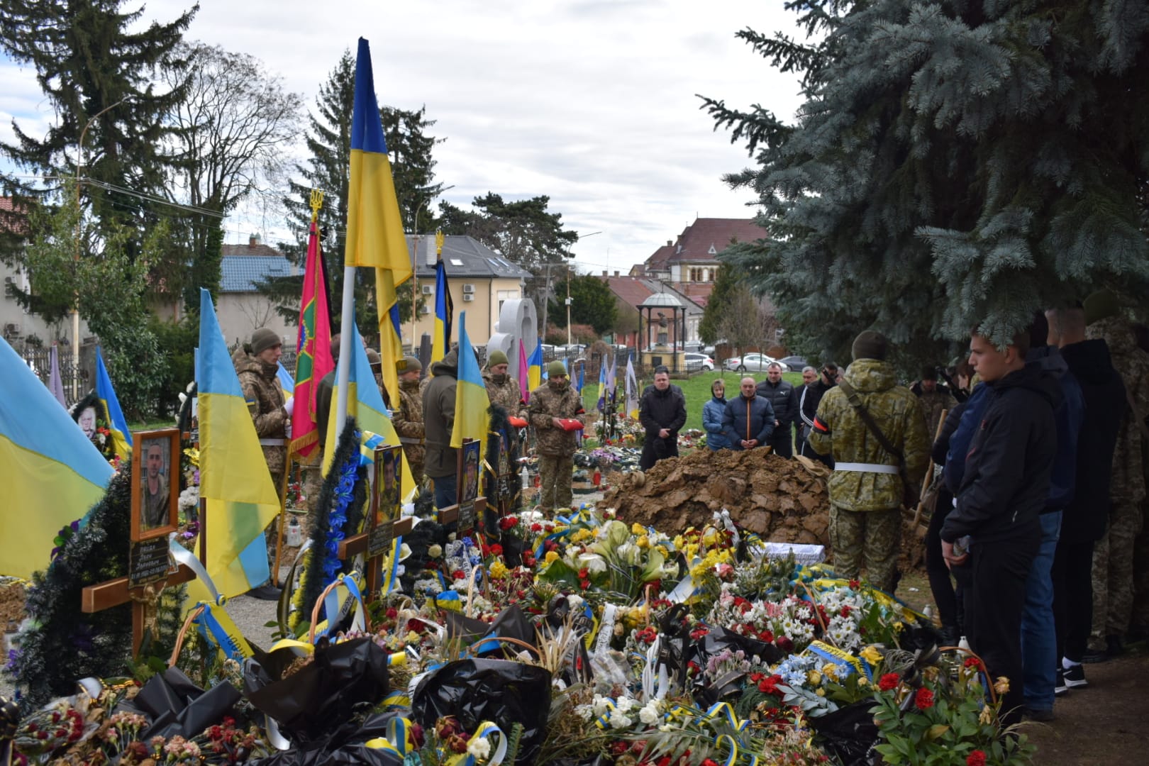 В Ужгороді попрощалися з полеглим під прикордонником Богданом Біликом