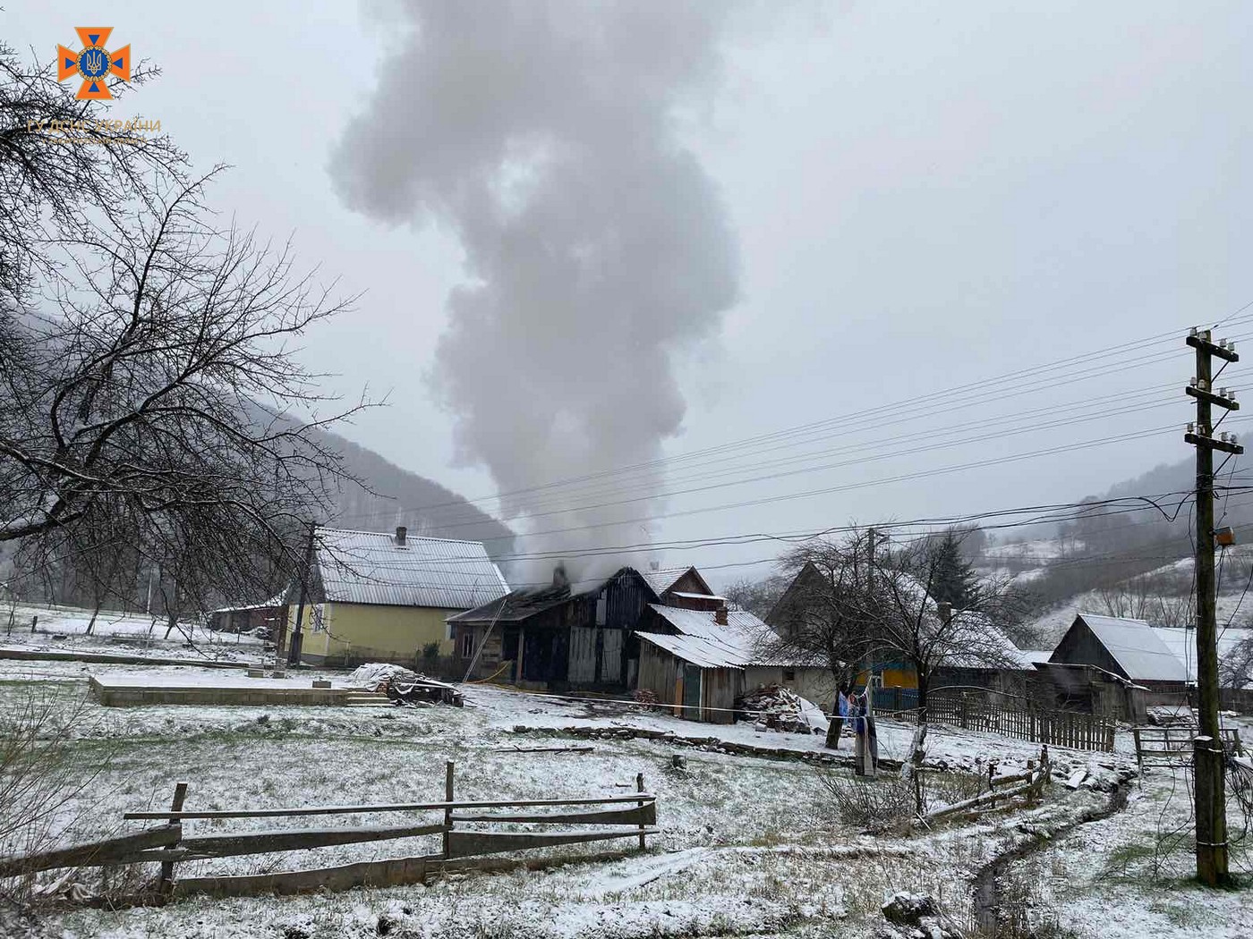 Власник був усередині: на Рахівщині вогонь знищив будинок