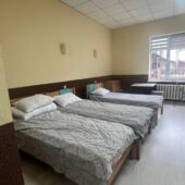 Прихисток у медзакладі: у Дубовому облаштували приміщення лікарні для проживання ВПО (ФОТО)